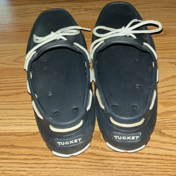 Tucket “ Giller” boat shoes size 9. Worn once. - Picture 4 of 8